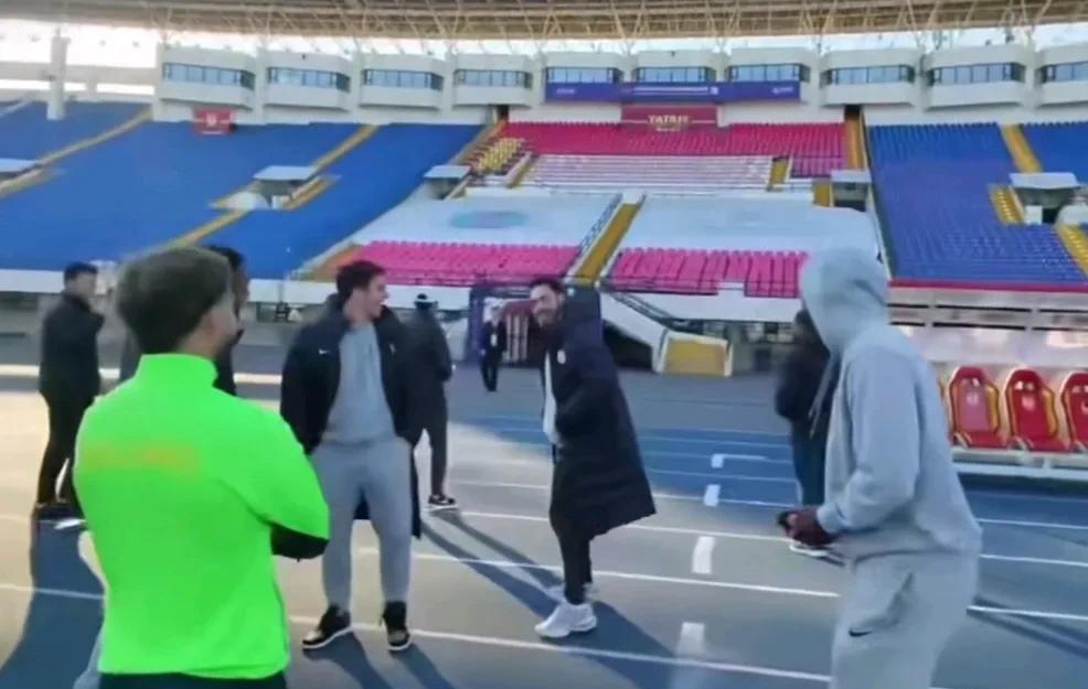 苏亚雷斯与法比奥 古加等老熟人热聊！明天下午的比赛北京国安还会送温暖吗？北京国安