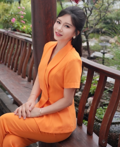 刘美希的高能对话真的值得N刷！深度访谈时逻辑清晰抓重点，轻松互动时自然又有梗，每