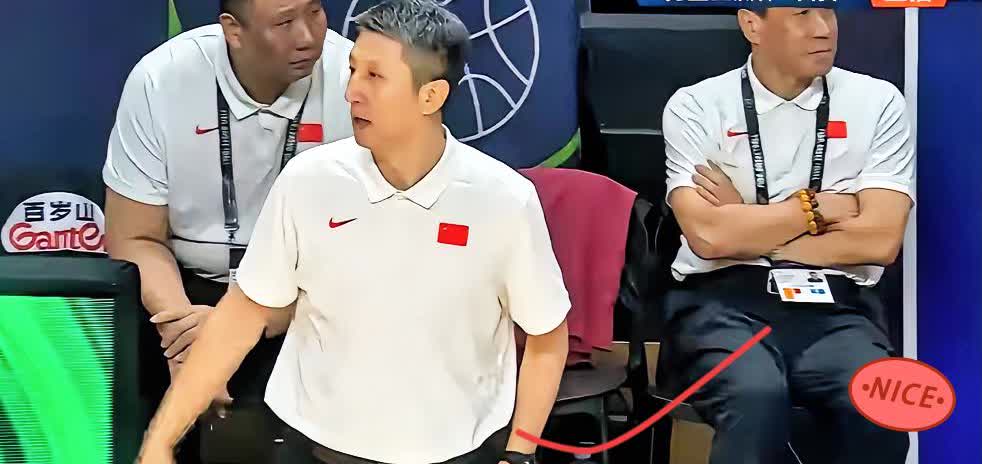 中国男篮银牌挂脖子刚捂热，篮协主席郭振明抖了件事。
郭士强跑遍CBA挑人，回来