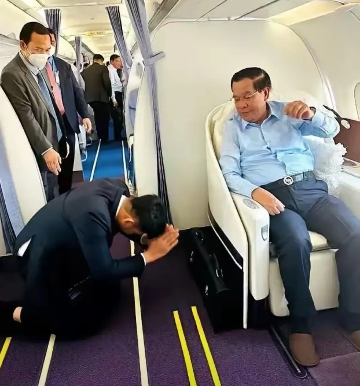 佩通坦难逃洪森的局中局，泰国民调：32%民众支持巴育再次当选总理
就在外界普遍认