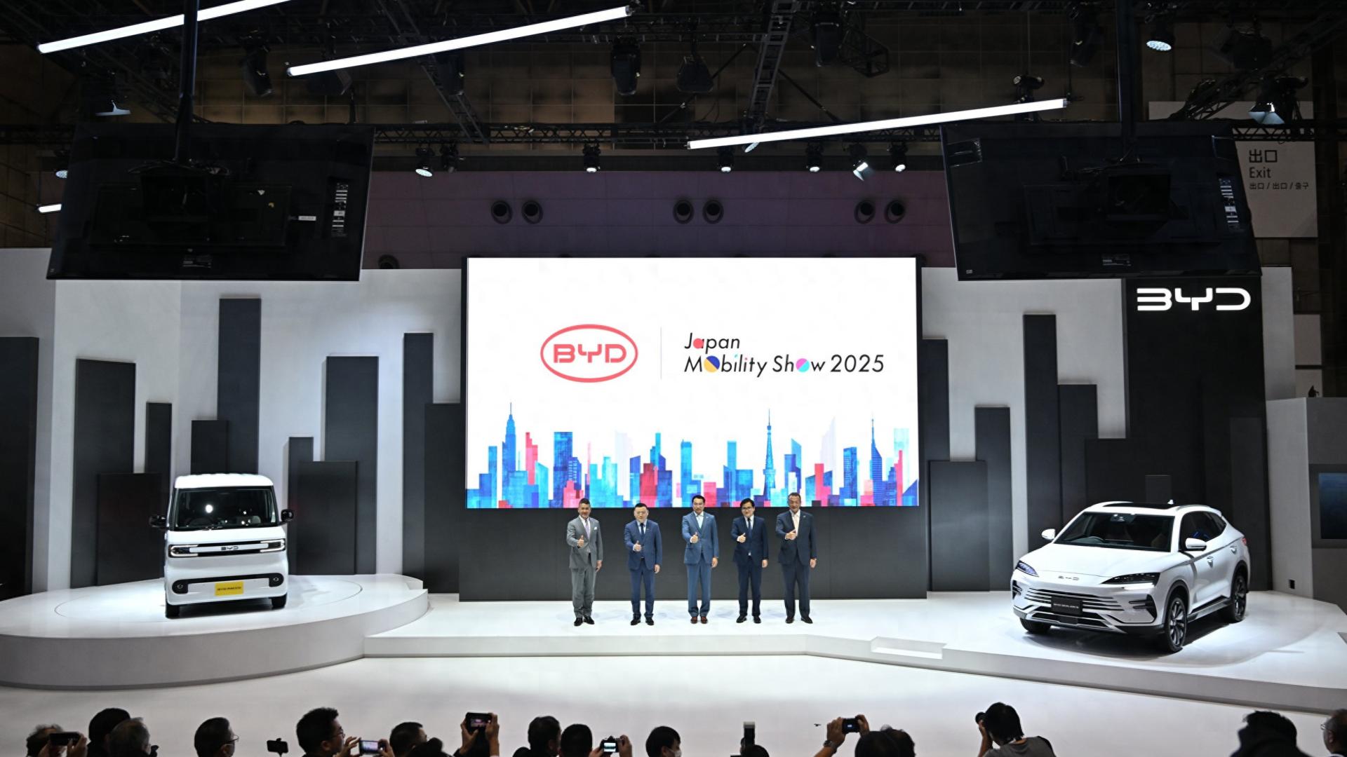 2025东京车展，比亚迪全球首发K-EV，同步推出纯电混动双线策略