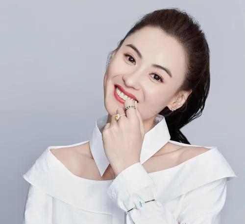 关于近期“张柏芝又怀孕”的传闻，综合公开信息整理如下：
  1. 传闻来源与现状