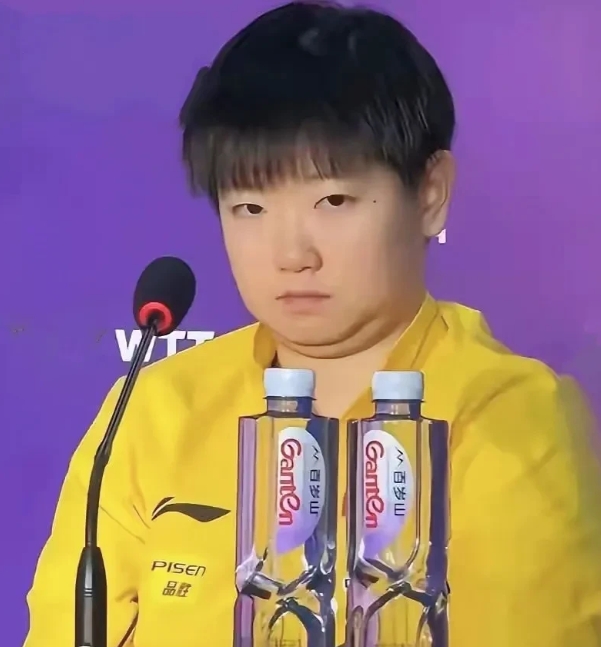 想靠运动减肥的人还是歇歇吧，莎莎的运动强度算顶级了吧，结果是胖乎乎的小脸还是留下