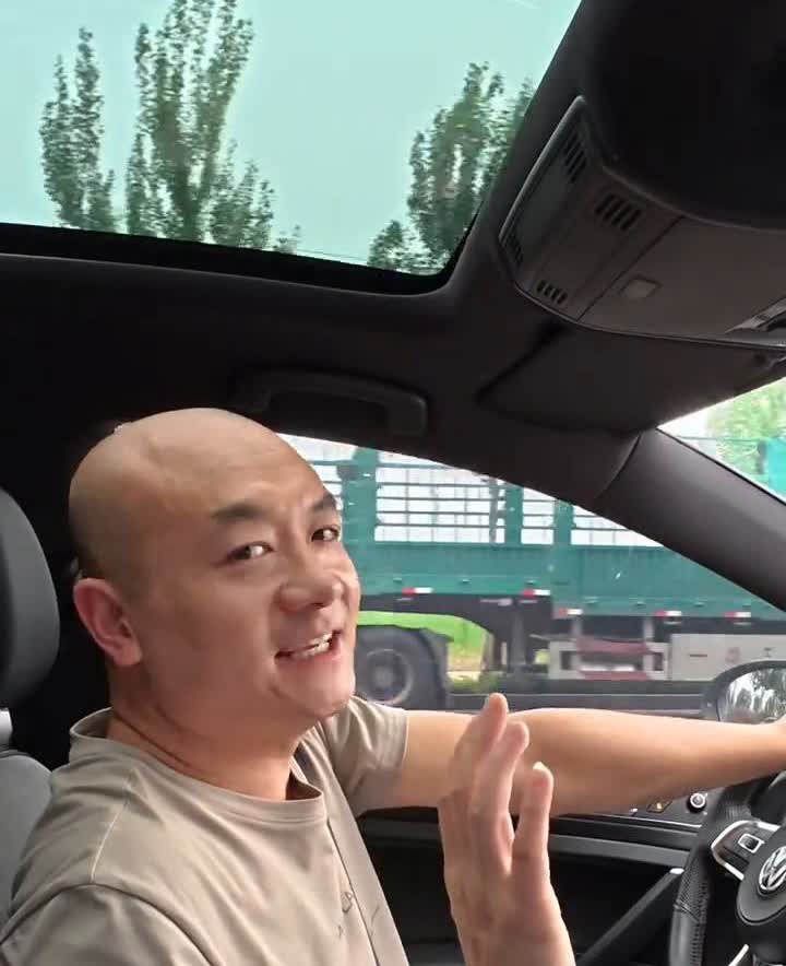 双离合需要保养？
干式双离合的保养周期是6万公里，只需要更换两桶的齿轮油，成本