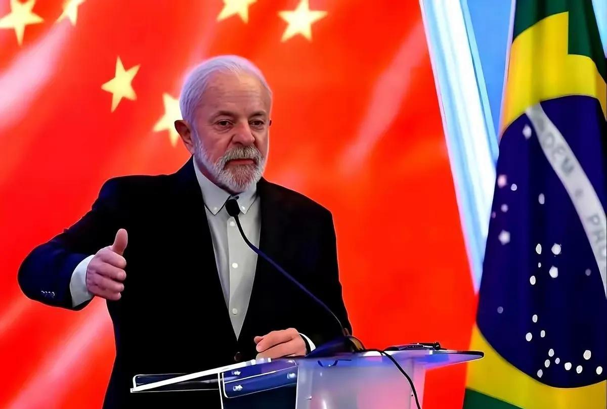 卢拉刚美滋滋回国，还没歇热乎呢，巴西鸡肉就“翻车”了！5月16日，巴西爆出商业养