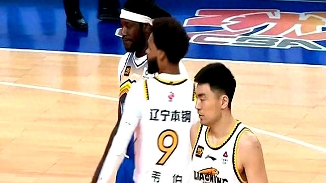 辽宁横扫新疆！赛后数据一目了然，不是赵继伟，最大功臣是他!