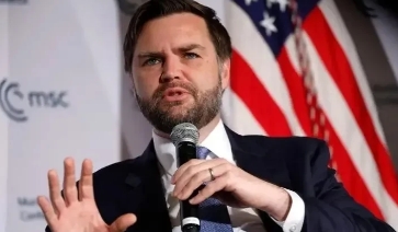 万斯算是看明白了！

万斯表示:美国一统天下的时代已经结束了，美国现在面临着来自