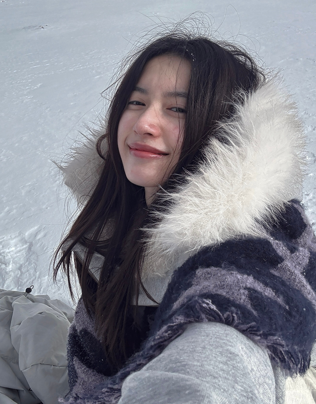 胡嘉欣的度假碎片，素颜的状态如何？