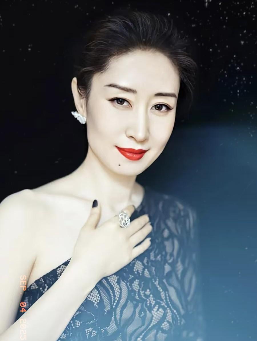 #你从哪部剧喜欢上刘敏涛？#
你们有没有发现一个事儿？
刘敏涛好像有个“弱点”，