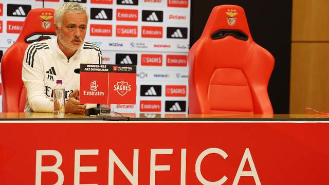 穆里尼奥错过的菲利克斯，能够涅槃重生，是因为C罗像严厉的父亲