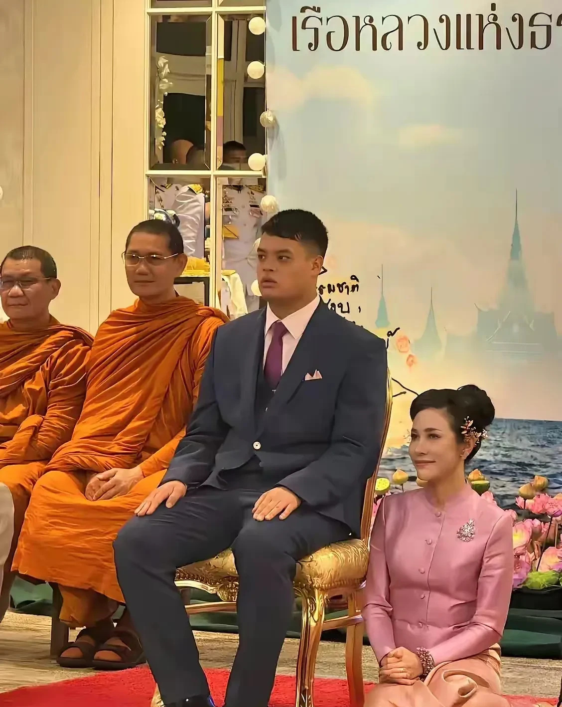 诗妮娜提帮功同框，地位要变天





---





万万没想到，诗妮娜在德