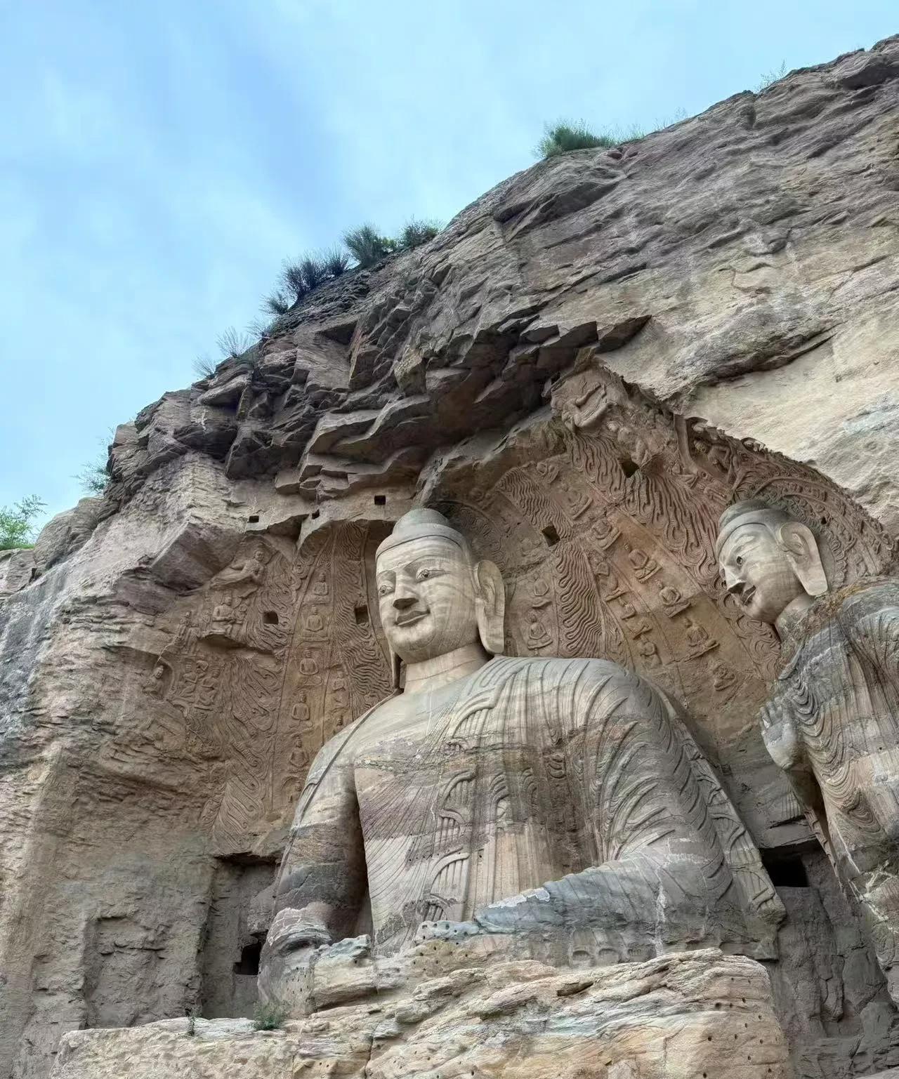云冈石窟不愧为世界文化遗产，大大小小的雕像惟妙惟肖，精彩绝伦，让人感叹！中国不愧