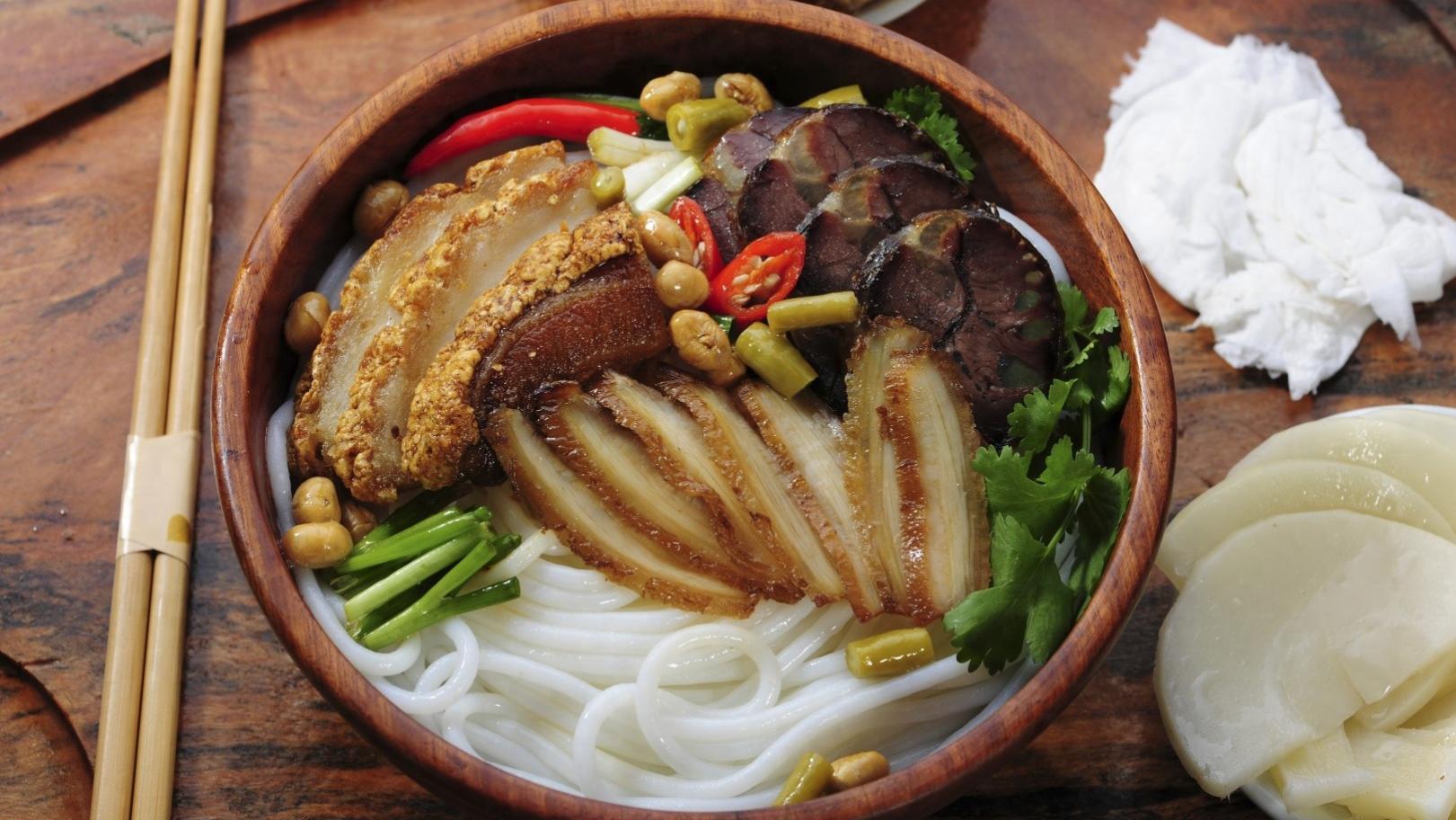 广西令人难忘的几种美味，光闻其味就超上头，一口一口吃得停不下