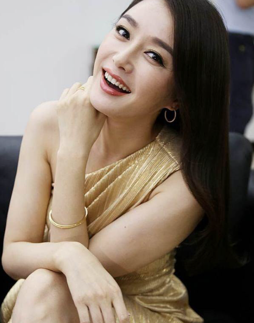 秦岚写真美图成熟端庄！