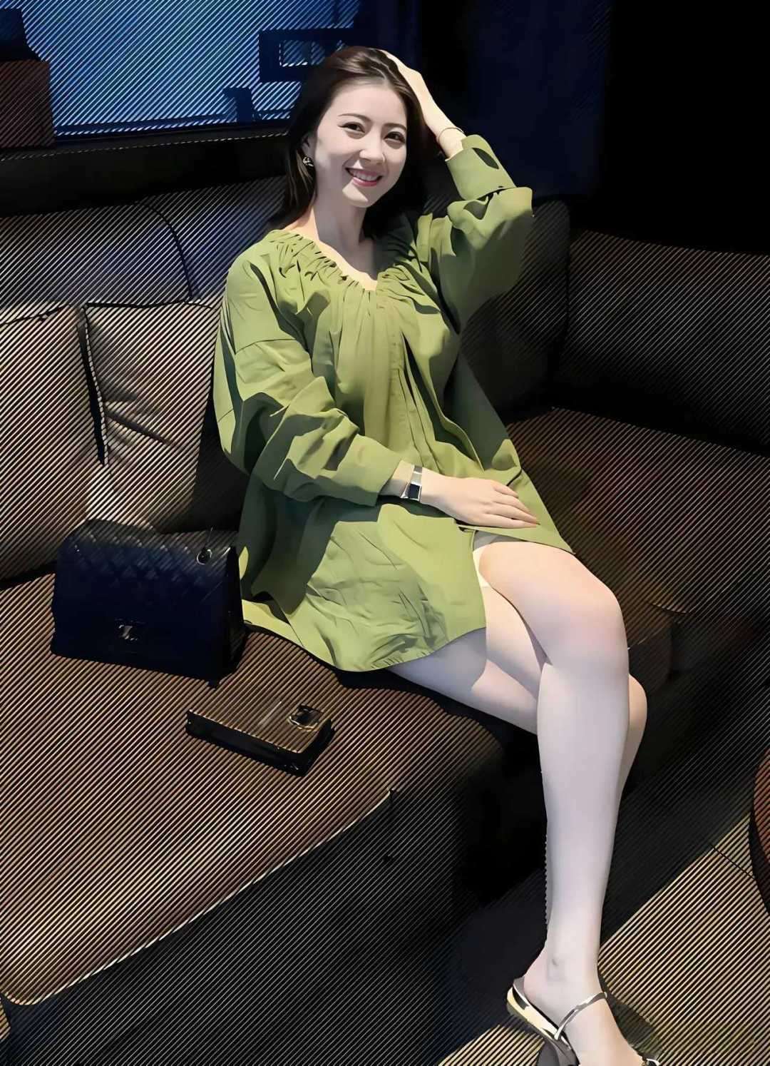 为啥第一眼见到我，她就笑的很开心