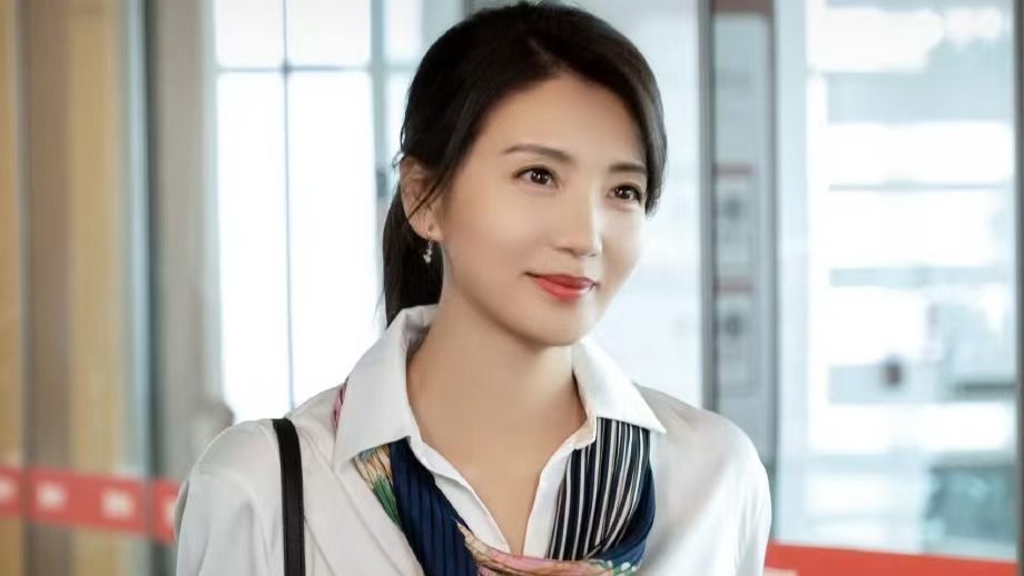 电视剧《欢乐家长群2》开播，能否超越上一季？
由张嘉益、陈好、王晓晨等主演的轻喜