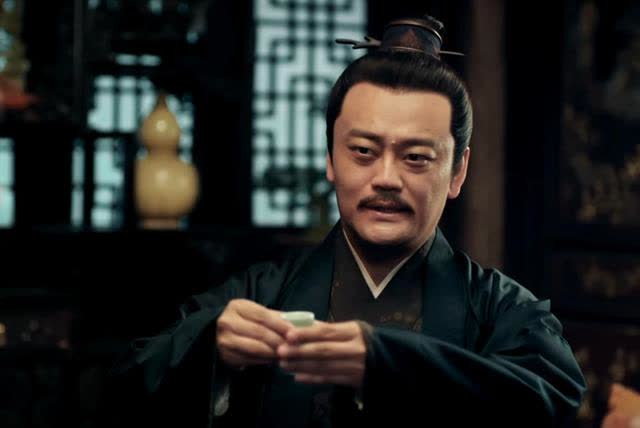 黄观为朱允炆四处征兵，围剿燕军。朱棣一直觉得黄观是自己夺权的绊脚石，因此在起兵夺