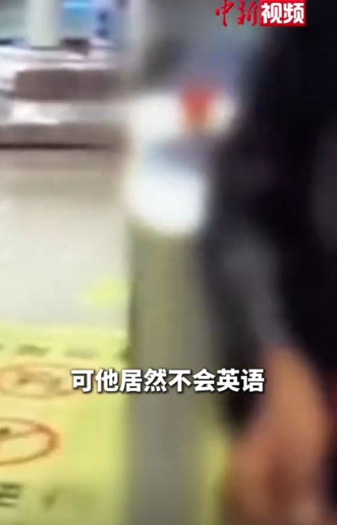 又有外国人往中国运毒被抓！5月22日，一名外国毒贩利用身体，往中国运毒1580多