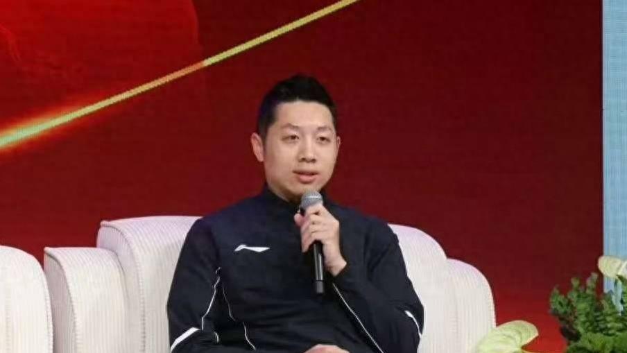 许昕正式上岗，亮相云南新工作，多年坚持获回报，并非乒协安排