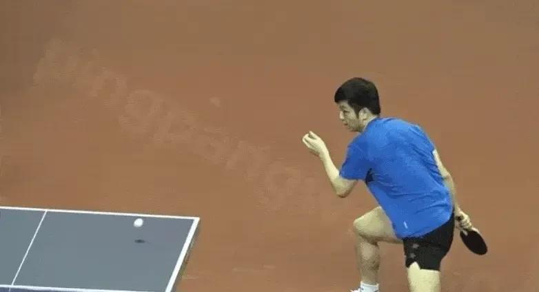 球拍拍头转动程度，是不是乒乓球高手的一个标志？今天自己练习打乒乓球，感觉了一下球