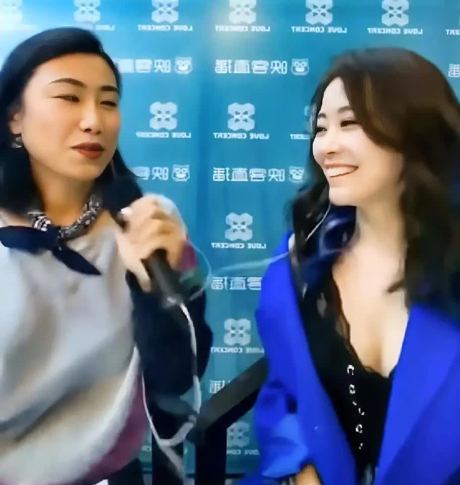 张靓颖真的是换路线了吗？
参加某活动的时候，被撩了！
感觉跟刘宇宁合作《九万