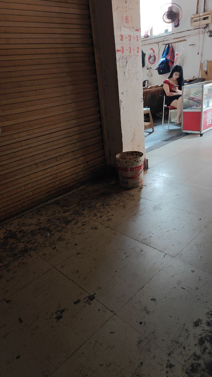 喜欢一个人，只敢远远看一眼