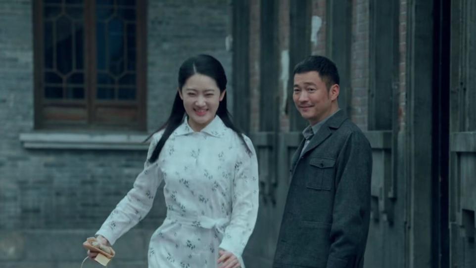 出场就惊艳观众，《沉默的荣耀》“小姨子”马文娟，一颦一笑尽是风情