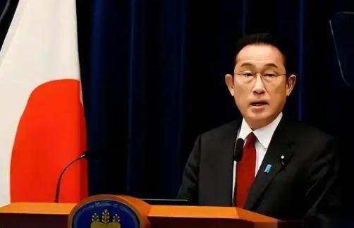 日本退役少将山本一郎近日在接受《朝日新闻》专访时抛出一则震撼性预言：中日两国在东