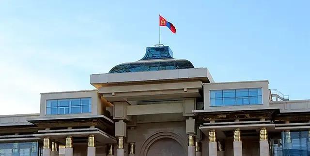 蒙古国家大呼拉尔解除亲美总理职务
 据总台乌兰巴托6月2日消息，蒙古国家大呼拉尔