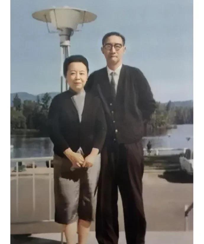 1967年，香港，晚年的张幼仪和丈夫苏纪之的合影照片，苏纪之是张幼仪的第二任丈夫