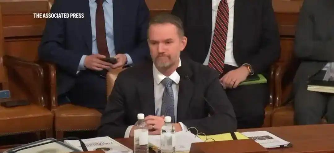 美国的大豆，先卖给巴西，然后再从巴西运到中国，而中国的电器先卖给欧盟，接着再从欧