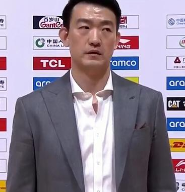 广厦男篮主教练王博谈球队大胜吉林，也表示：第一节的时候我们的防守就奠定了基调，我