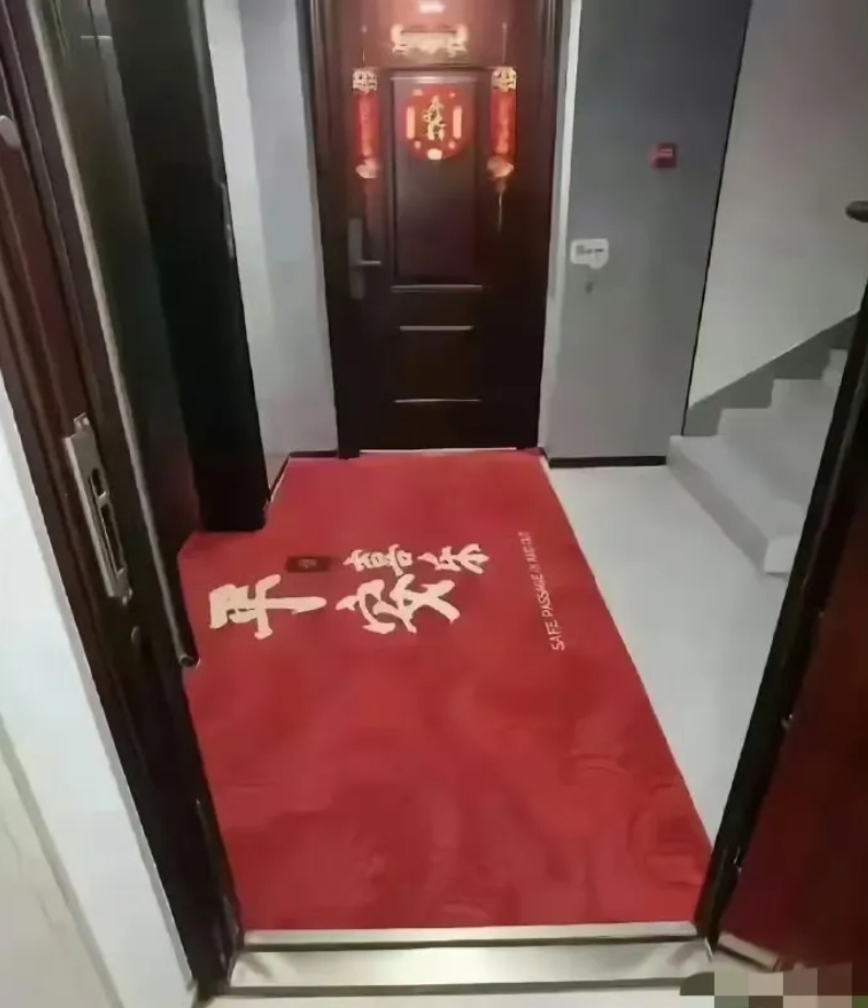 这一刻，“远亲不如近邻”具像化了