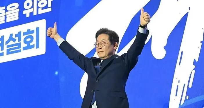 终于尘埃落定了！李在明当选韩国第21任总统，太不容易了！
他这一路那叫一个坎坷，