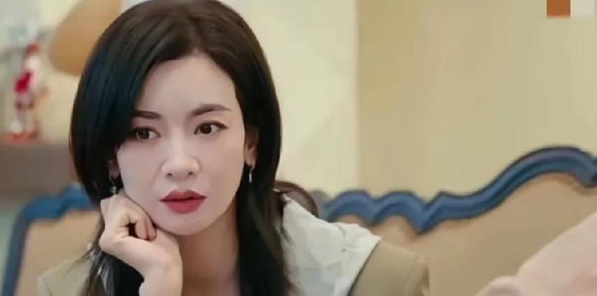 李晟：“在我没上浪姐之前有好几年都没有戏拍，要不就是到处客串跑龙套，我还演过我老