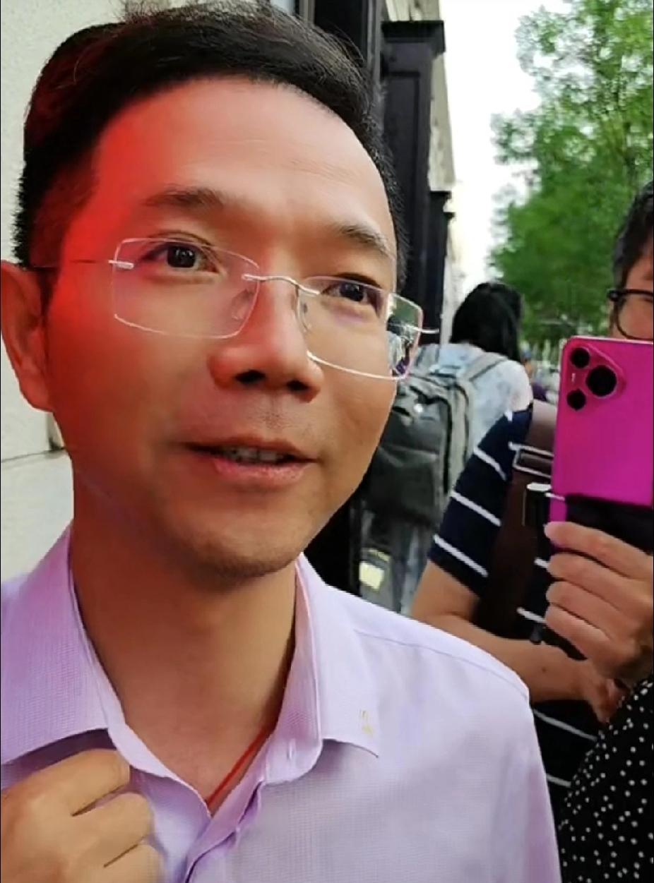 李老师最新动态：李老师遭遇素不相识的人投诉举报
刚刚刷到李老师无端遭遇名为姜某凯