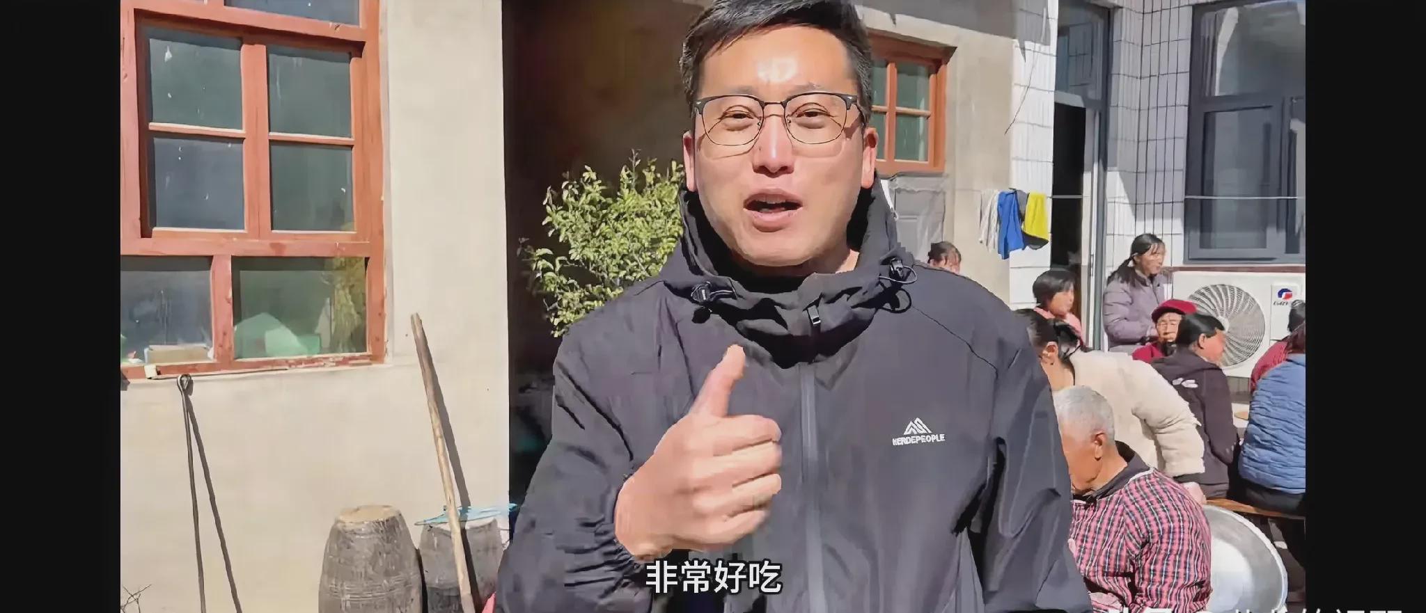 农哥直播带货的孝顺与算计