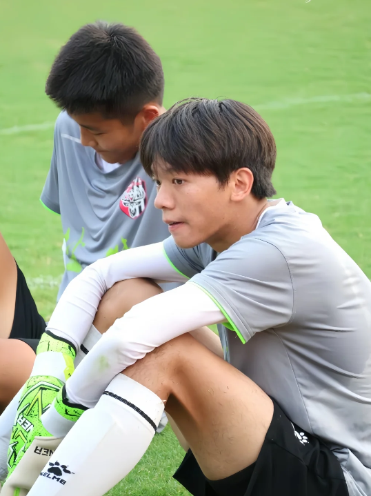 严子航南通这场，是压力过大吗？

苏超的榜一vs榜二大战，狼队无敌的存在，宿迁那