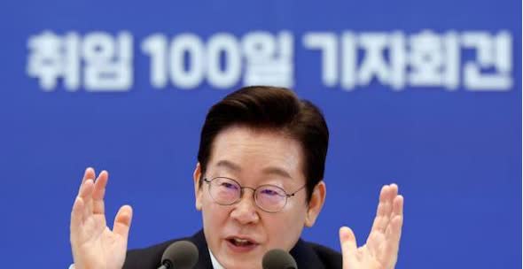 好样的，韩国总统李在明威胁叫停韩对美投资。

据悉，美国方面已中断遣返韩国人