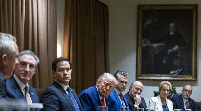 特朗普计划大改美国国务院











美国总统特朗普要大改国务院，还要
