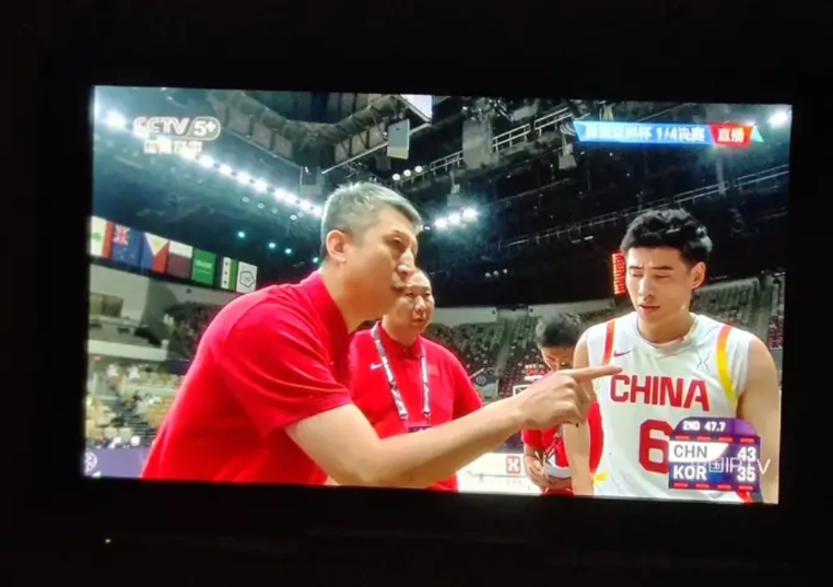 恭喜中国篮球进入四强。
事实证明篮球不是一个人的篮球，团结协作才有力量，在郭士强