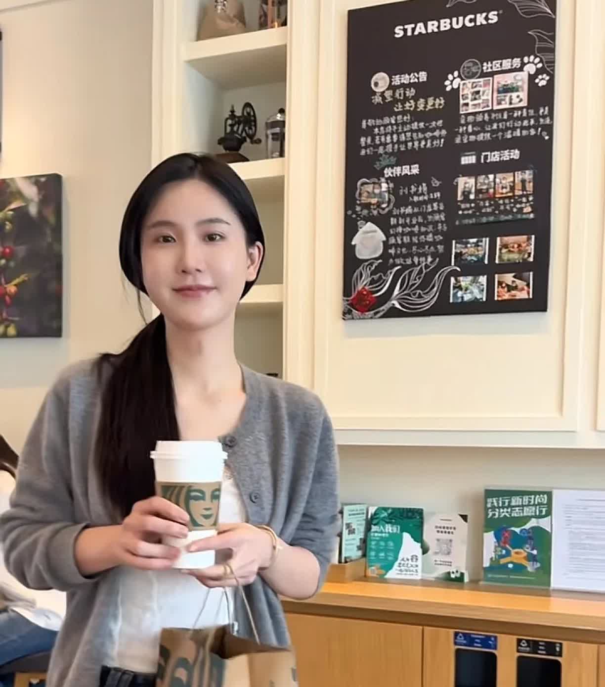 赖文峰眼光真好，找的现女友楚玲是既有美貌又有情商，还会帮他挣钱。很多人都认为，楚