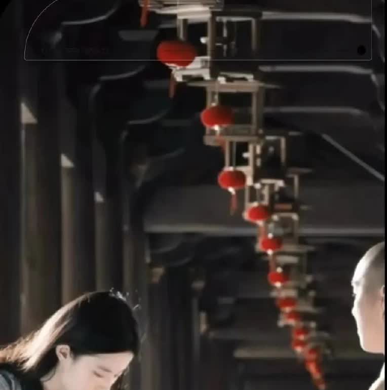 刘亦菲是修行人所说的功德圆满之相，且有超级大福报，美貌 、金钱 、智慧 、富德、