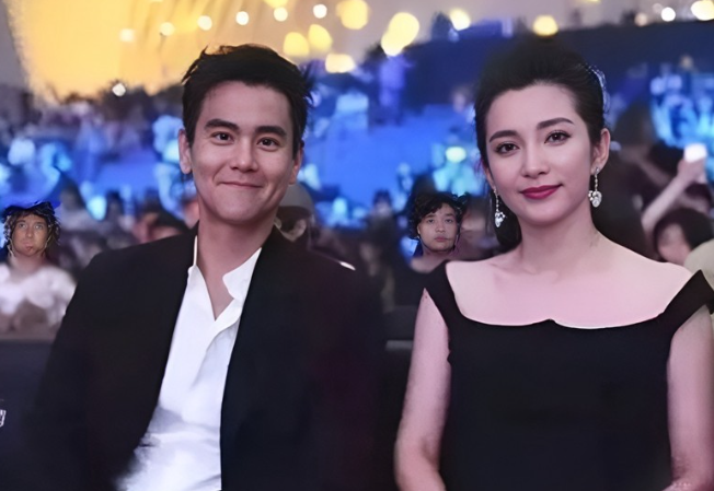 有网友在问，为什么彭于晏2020年以后就不红了？ 有个点赞很高的答案说，从201