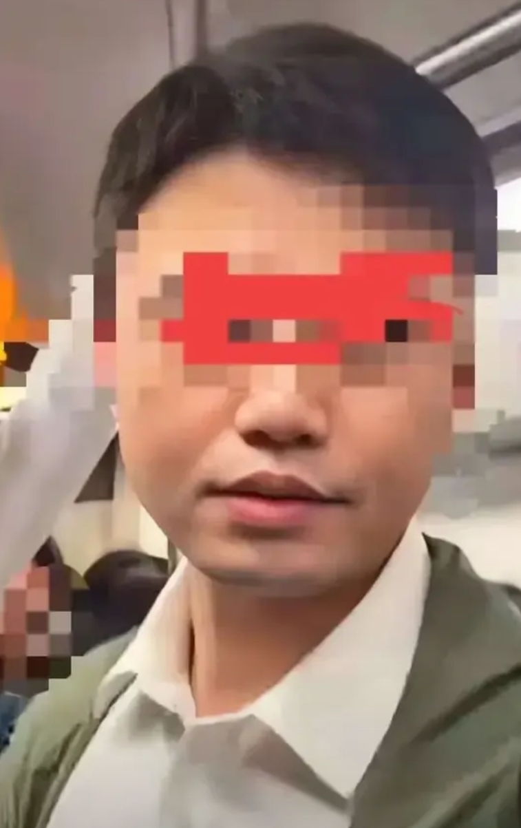 笑不活了！

上海地铁41岁猥xie男子被拘留了

我要被网友们这3种建议给笑死