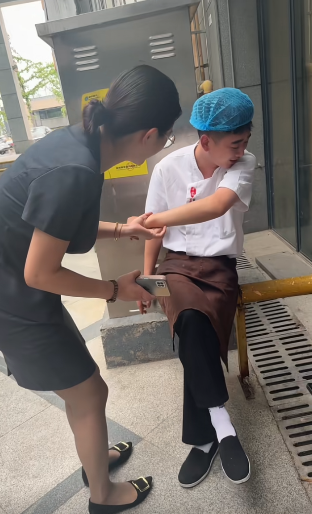 多少男人梦想的事，这小子还装上了