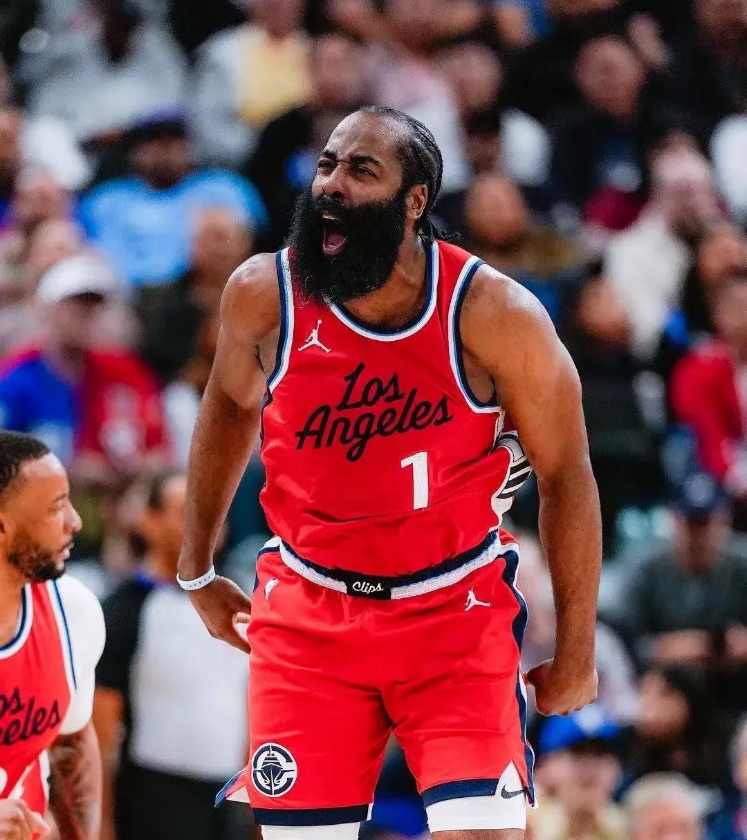 随着快船战胜魔术，NBA最新西部前八如下

1、雷霆——63胜12负（还剩7场）