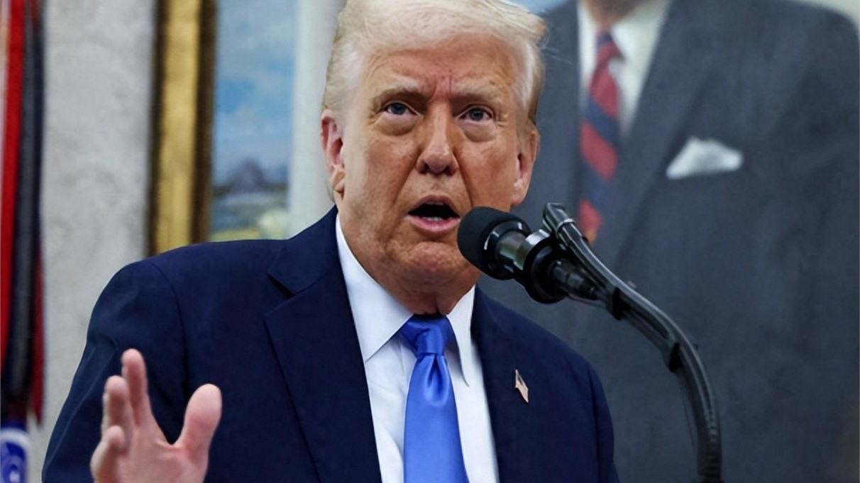 特朗普面临三大困境，又狠狠捅了中国一刀，却遭重大挫败