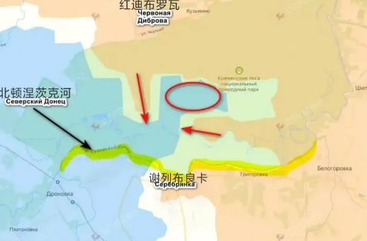 坚守在克里明纳森林防线的乌军部队陷入俄军包围。这一带地形复杂，河流、森林中众多，