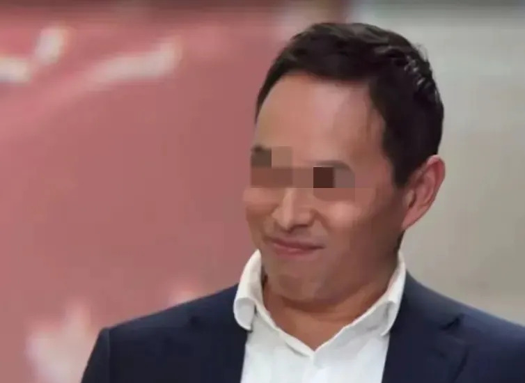 华裔博士跪舔澳洲反被怼











这个华裔博士，为了讨好澳大利亚，竟